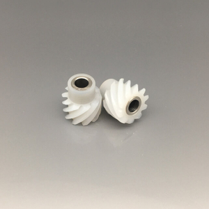 Plastic screw gear with steel core - POM